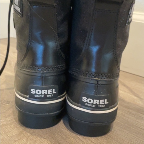 Sorel waterproof boots - Picture 2 of 5